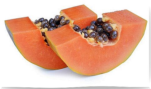 Sliced ​​papaya