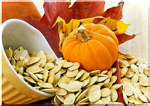 8 reasons to eat pumpkin seeds