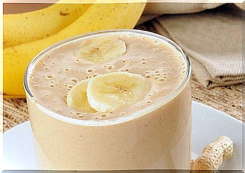 banana smoothie to help you sleep better