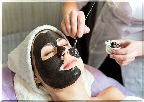 Black mask application.