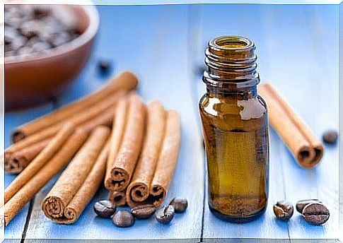 massage-with-cinnamon-oil