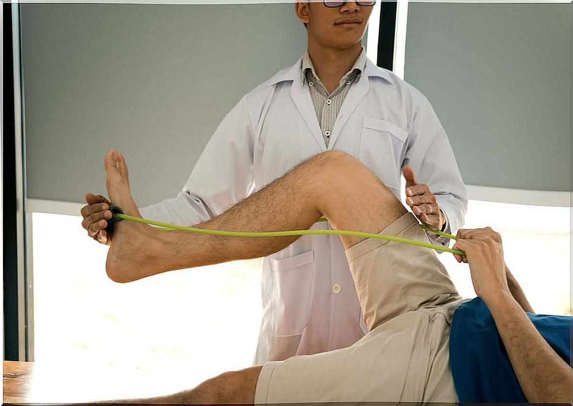 Rehabilitation with elastic.