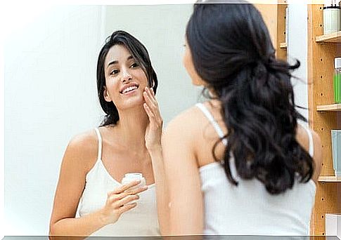 Makeup with a natural effect: prepare the skin