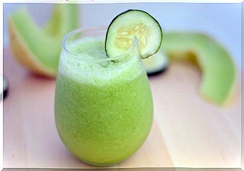 Melon and green apple smoothie for weight loss