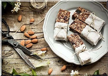 Cereal bars on the plate.