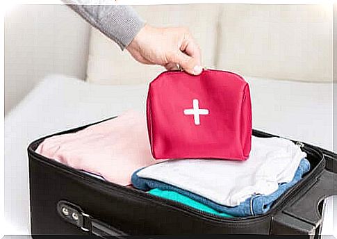 Travel first aid kit: how to prepare it