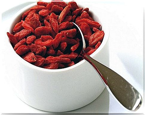 What are goji berries and what benefits do they bring?